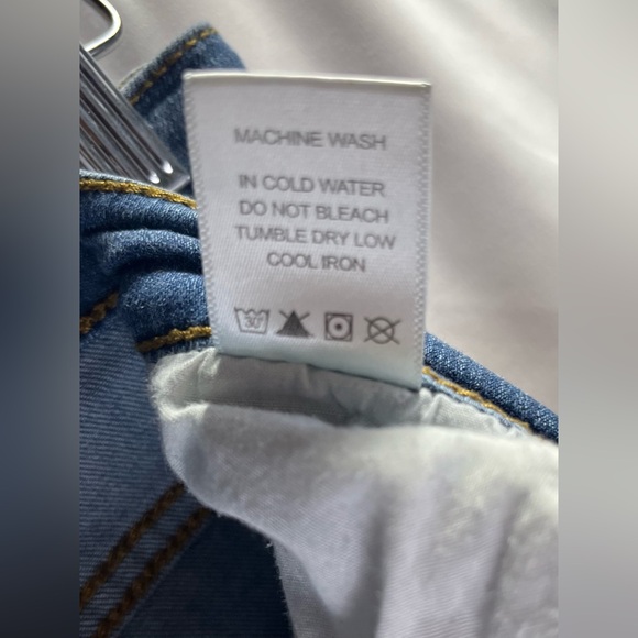 Judy Blue Los Angeles Patched Rip Skinny Jeans - Picture 2 of 9